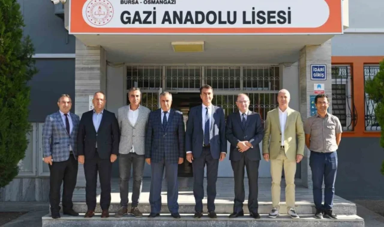 Dündar'dan gençlere teknoloji vurgusu