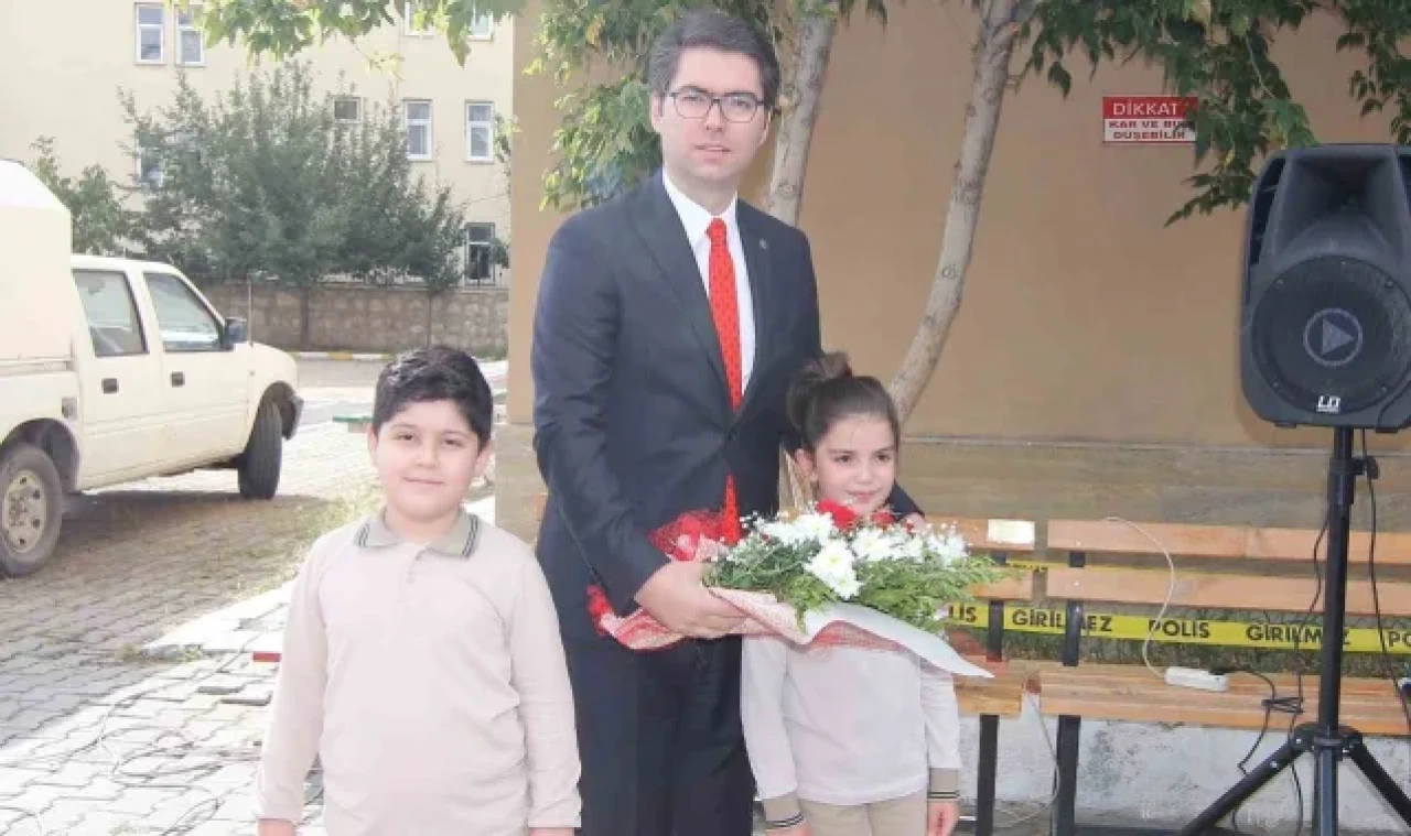 Erciş'te İlköğretim Haftası etkinliği