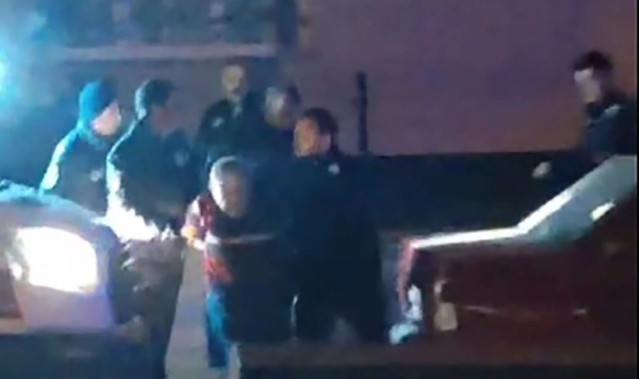 Eşini ve iki çocuğunu rehin alan adam operasyonla yakalandı