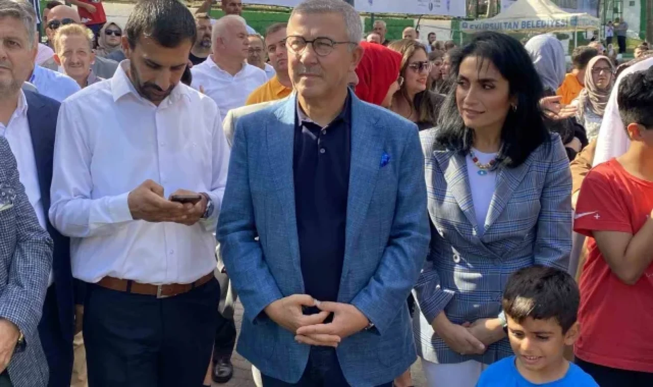 Eyüpsultan Belediyesi, Parseller Spor Sahası'nı futbolseverlerle buluşturdu