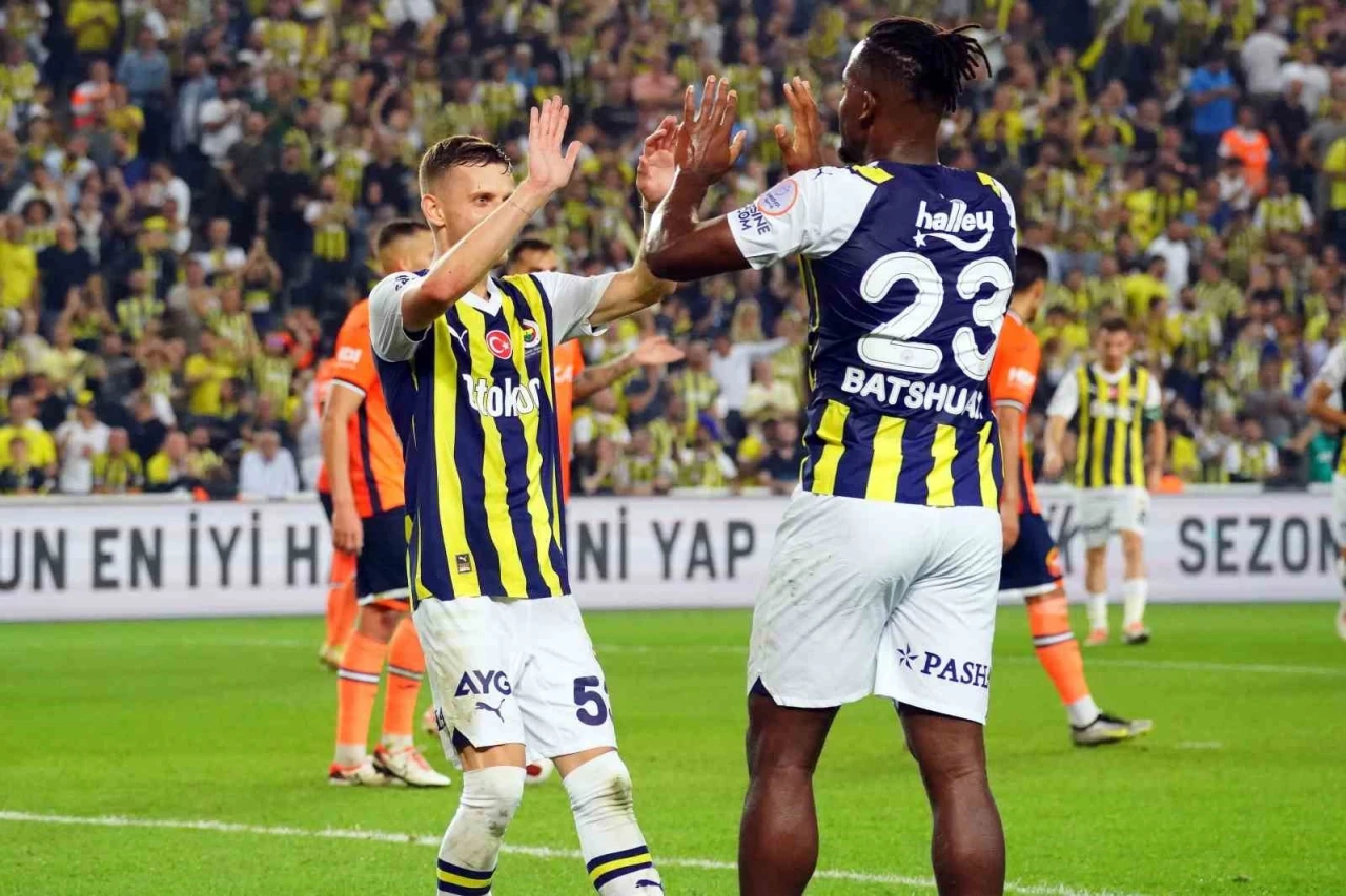 Fenerbahçe, Başakşehir'e karşı en farklı galibiyetini aldı
