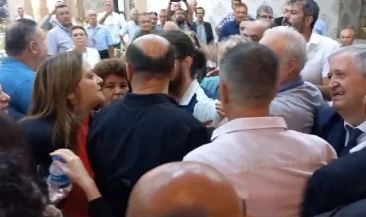 Gerginlik yaşanan CHP kongresinde milletvekili bayıldı
