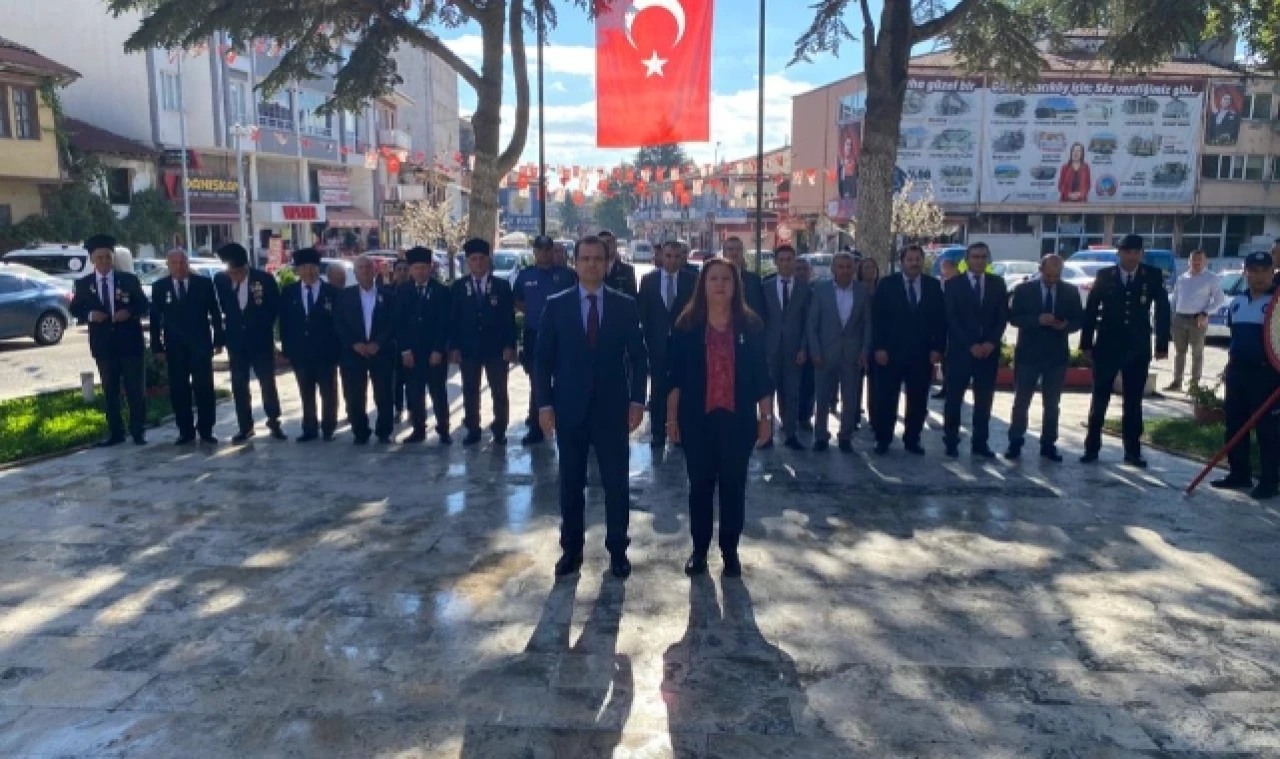 Gümüşhacıköy'de Gaziler günü programı düzenlendi.