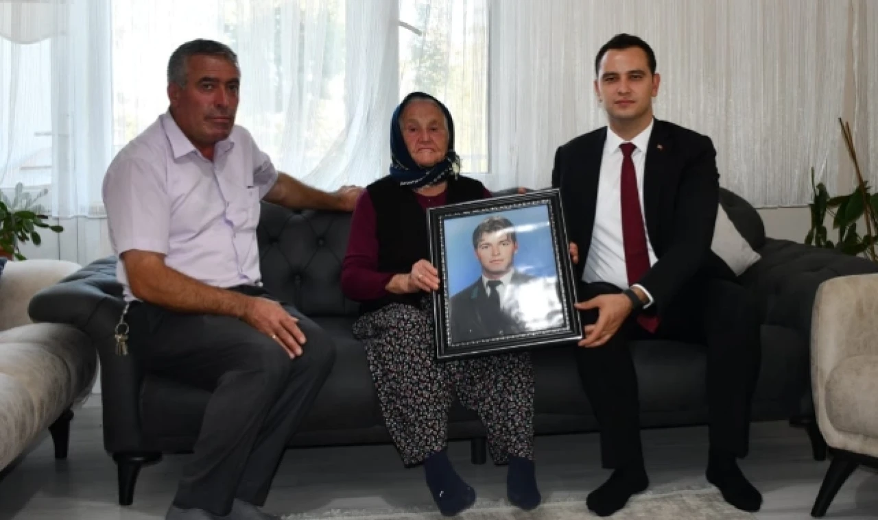 İlk Ziyaret Şehit Annesine!