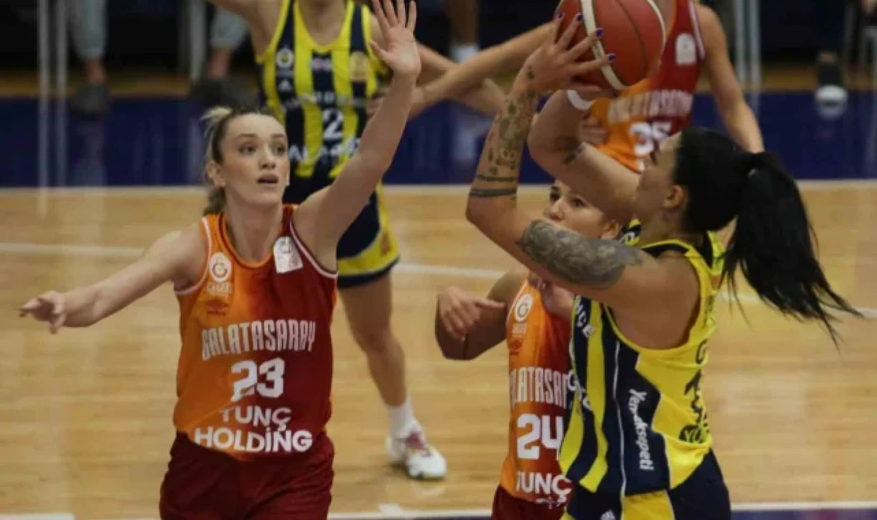ING Kadınlar Basketbol Süper Ligi: Fenerbahçe: 84 - Galatasaray: 56