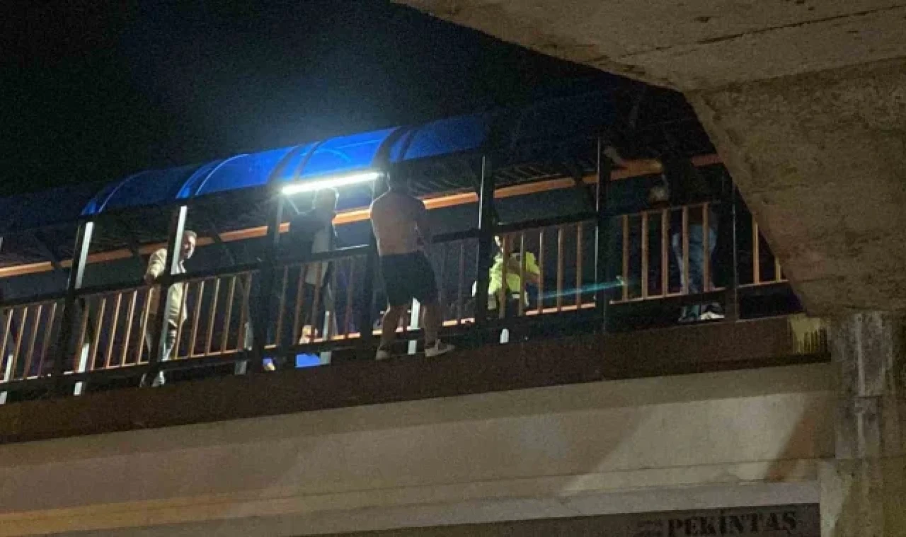 İntihara kalkışan genci polis ikna etti