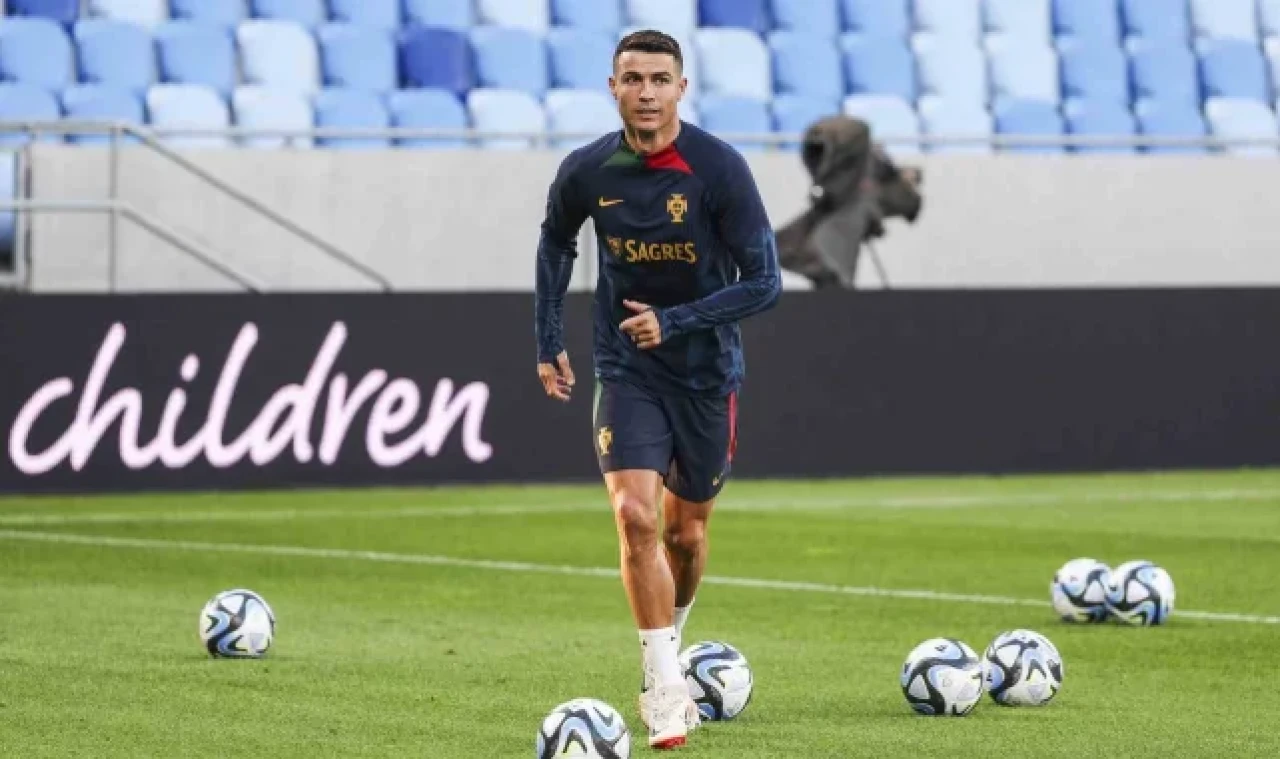 İranlı Bakan: "Ronaldo, ailesi ile görüşmek istiyorsa İran'ın yerel mesajlaşma uygulamasını kullansın"