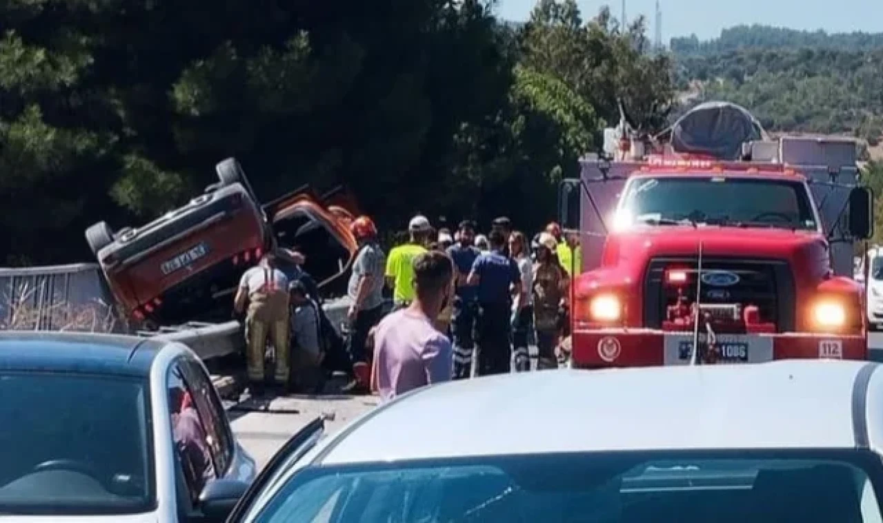 İzmir'de otoyoldaki kazada 1 kişi öldü, 2 kişi yaralandı