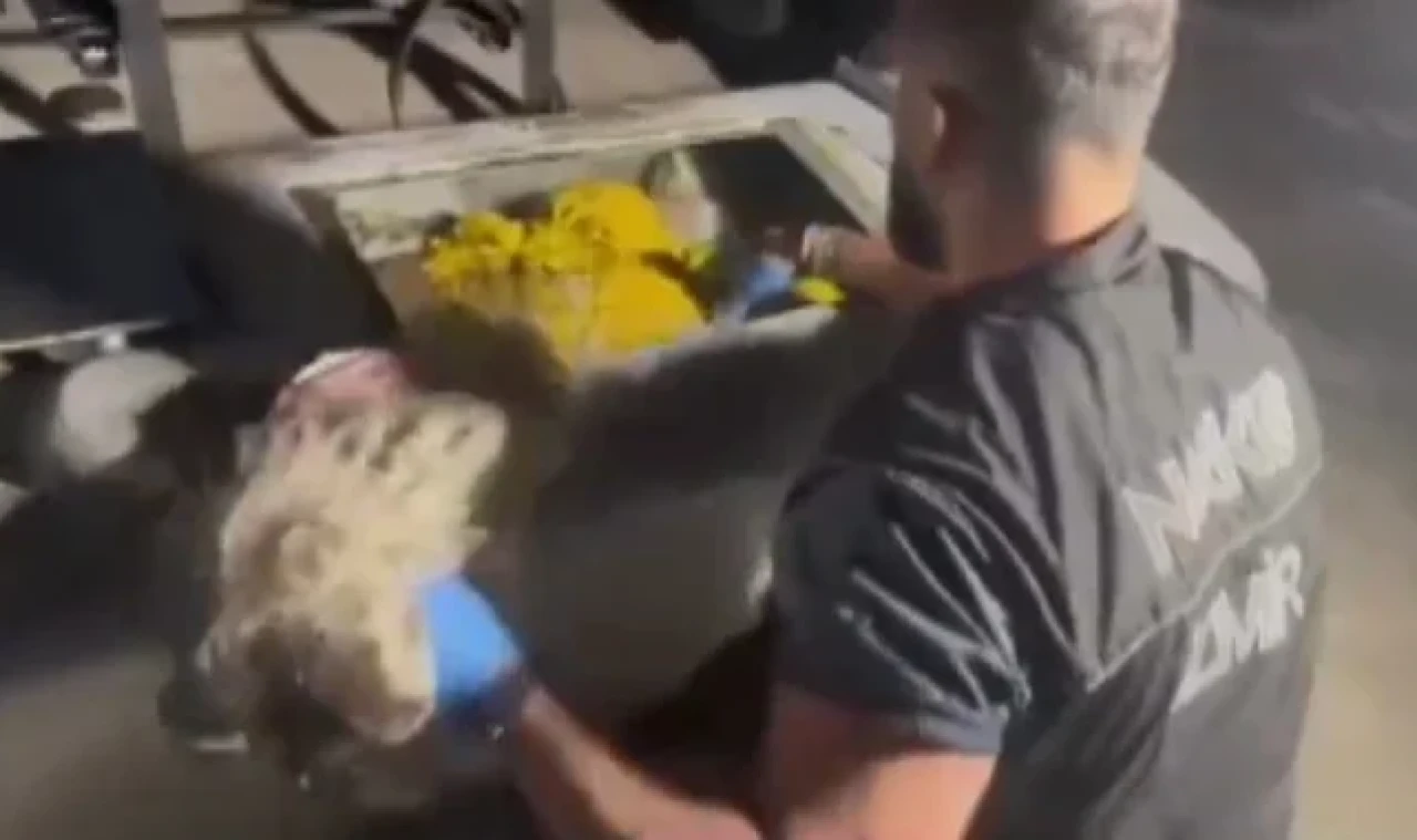 İzmir'de tırın akaryakıt deposundan yaklaşık 58 kilo uyuşturucu çıktı