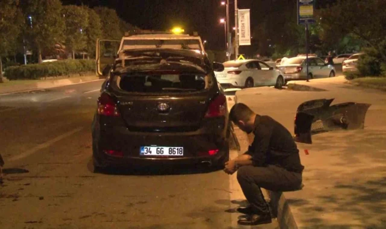 Kartal'da hız yapan araç ağaca çarptı: 3 hafif yaralı