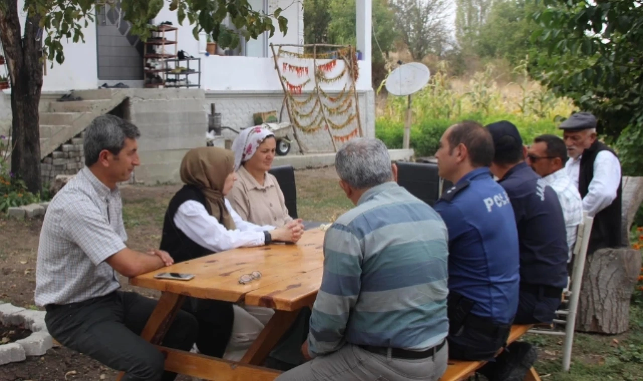 Kaymakam Şendur Damladere Köyü Sakinleri İle Biraya Geldi