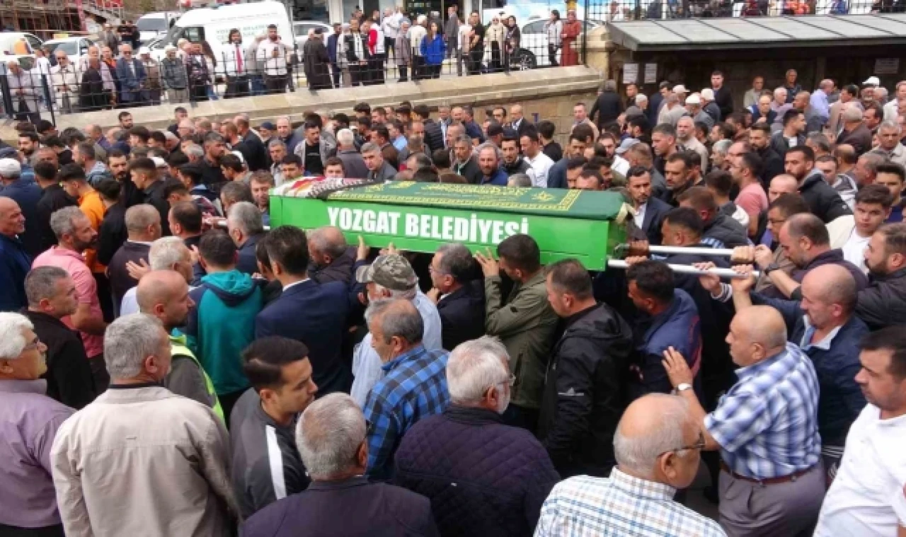 Kazada hayatını kaybeden lise öğrencisi son yolculuğuna uğurlandı