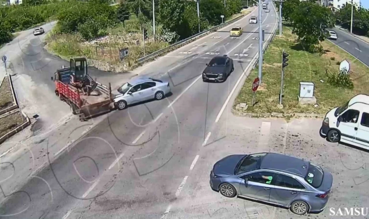 Kırmızıda geçti, kazaya neden oldu, ardına bakmadan kaçtı