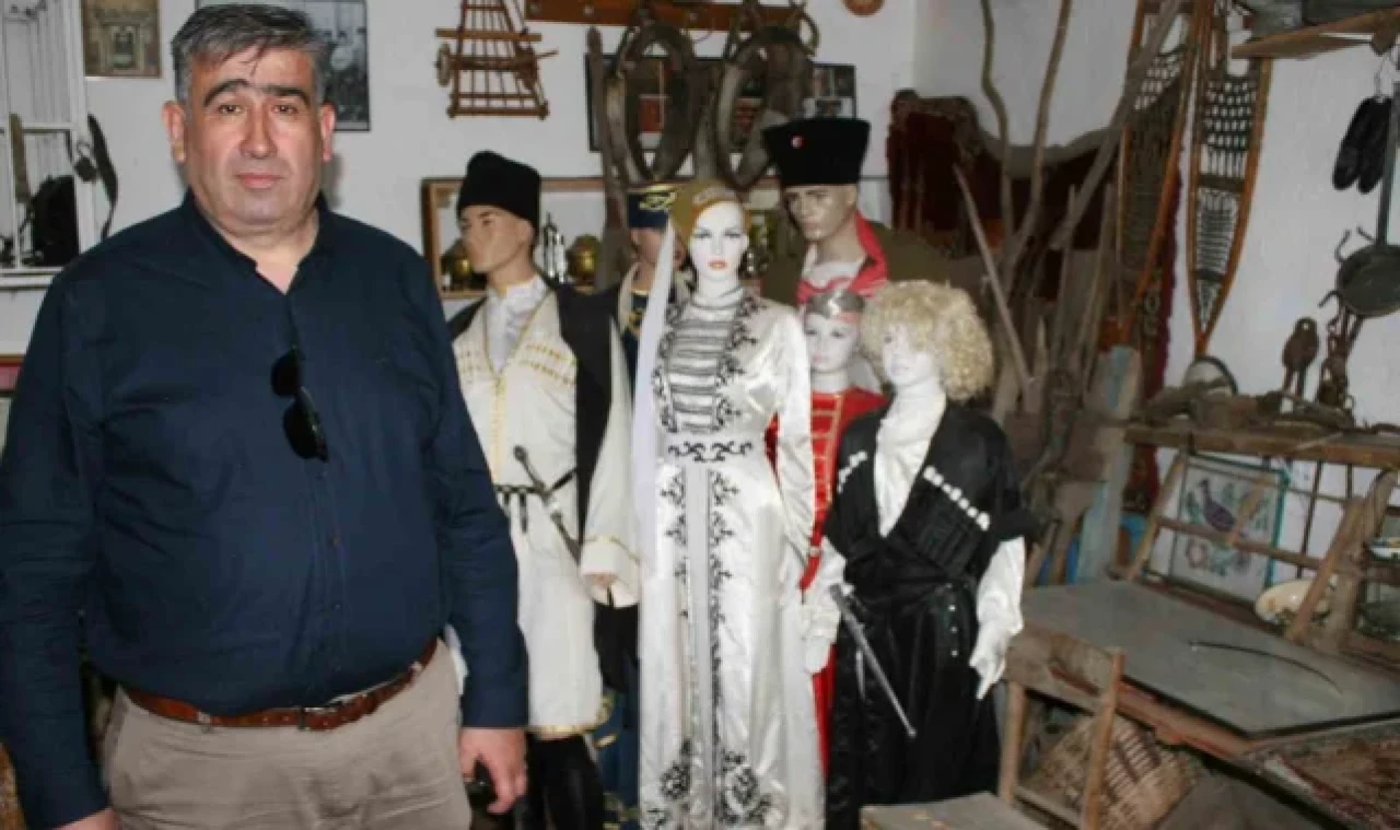 Köyde kurulan Kültür Evi'nde yüzyıllık eşyalar sergileniyor