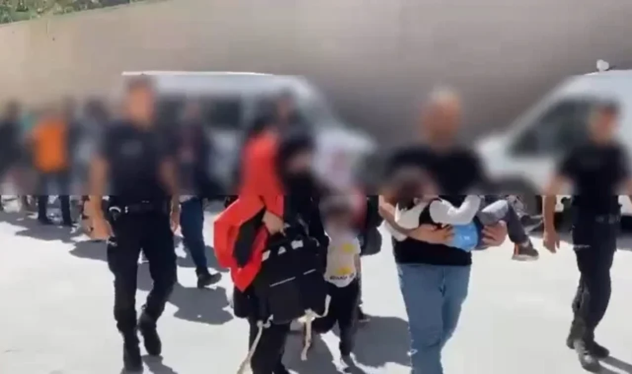 Kuşadası'nda düzensiz göçmenler polise yakalandı