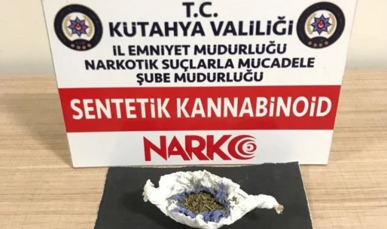 Kütahya'da bir şahsın üzerinde uyuşturucu ele geçirildi