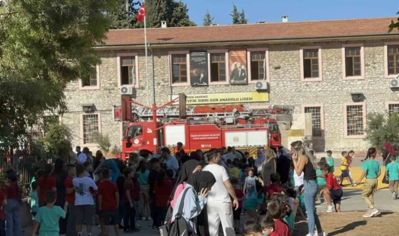 Mersin'de okulda çıkan yangın korkuttu