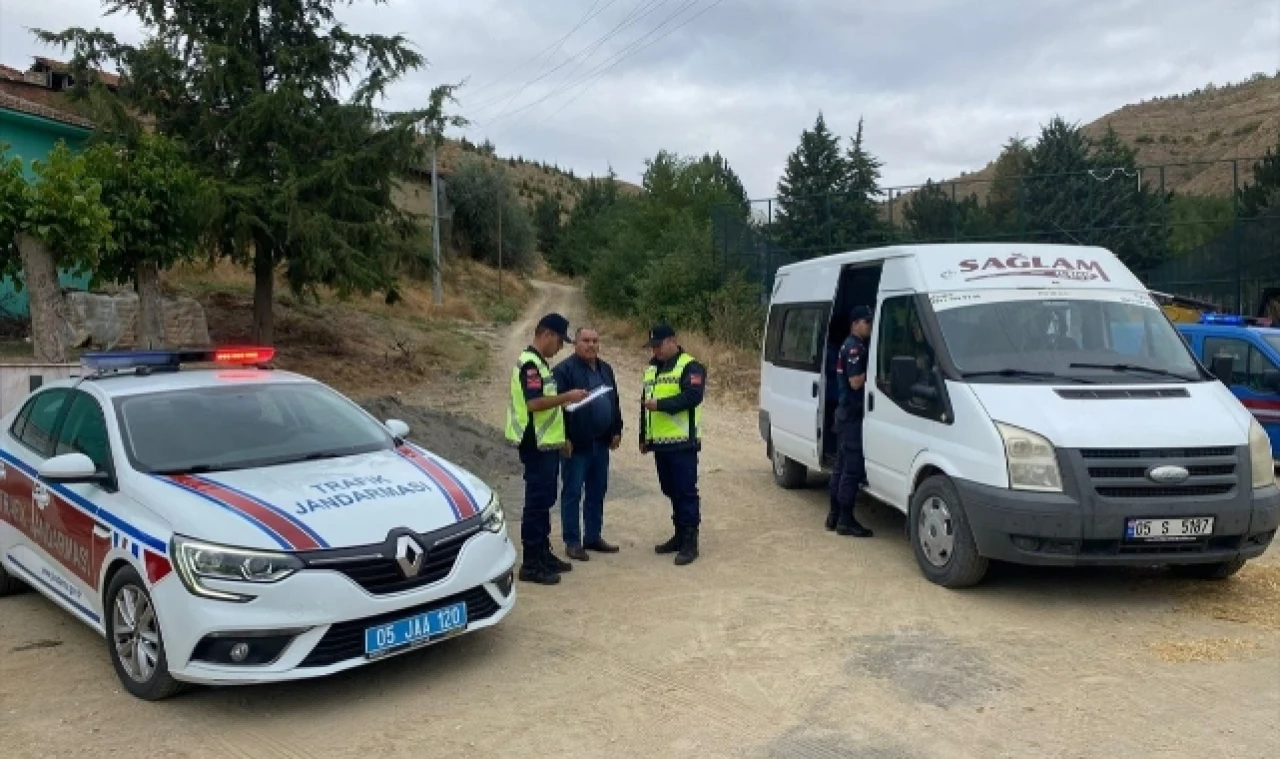 Merzifon'da Okul Servis Araçları Denetlendi