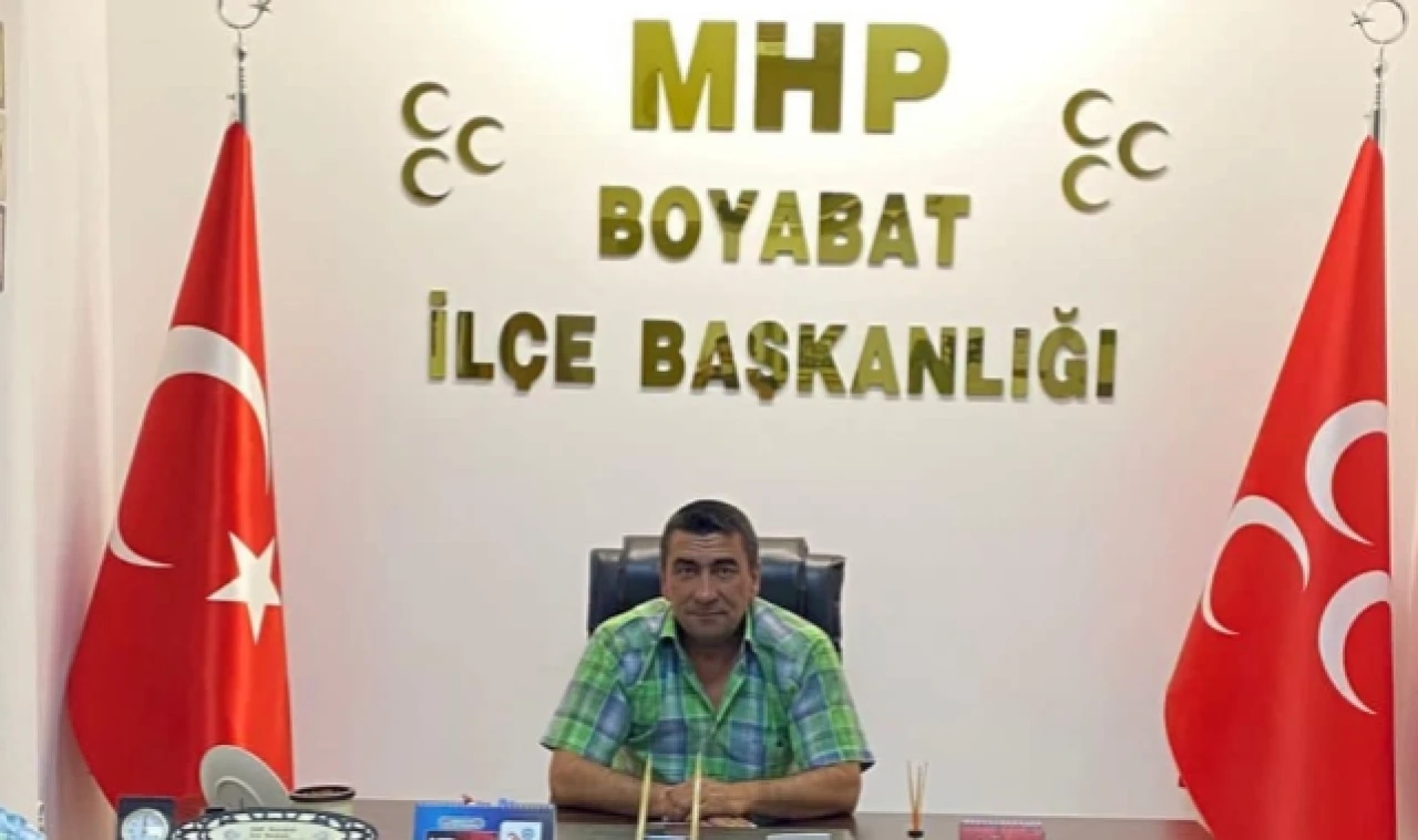 MHP İlçe Kongresi'nde Hüseyin Ayyüksel güven tazeledi