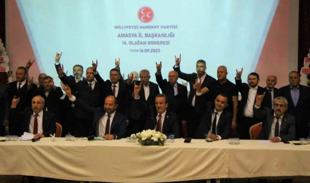 MHP'li Başkan: "Başka partilere giden arkadaşlarımızın yürekleri üç hilal gördüğünde hala çarpmakta"