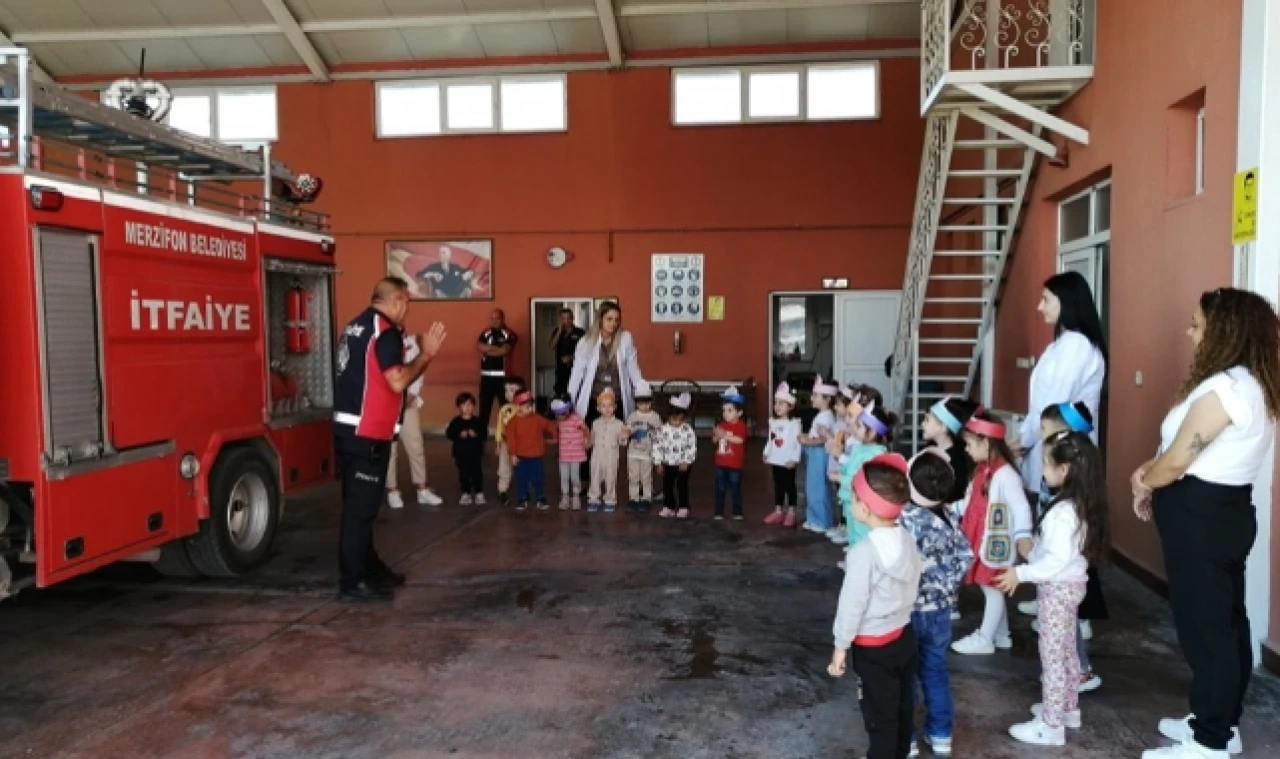 Minikler İtfaiyeyi Ziyaret Etti