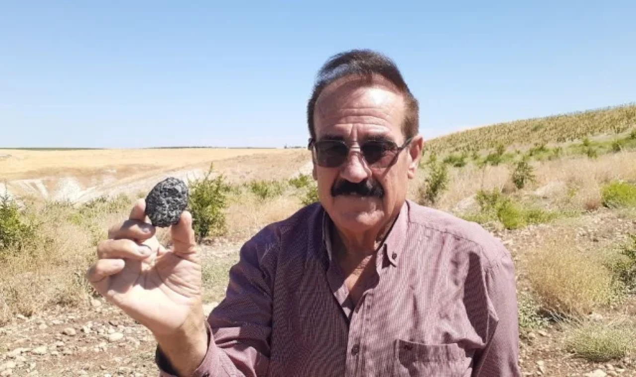 Muhtar bulduğu taşın incelenmesini istiyor