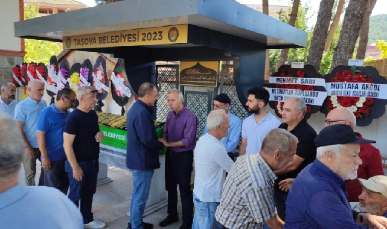 Murat Öztürk son yolculuğuna uğurlandı.