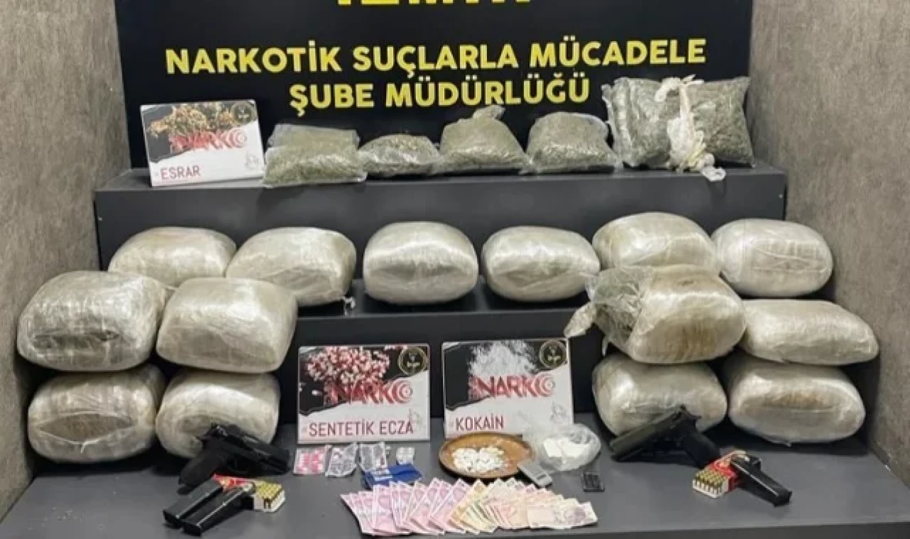 Okullar açıldı, İzmir'de narkotik polisleri operasyonlara hız verdi