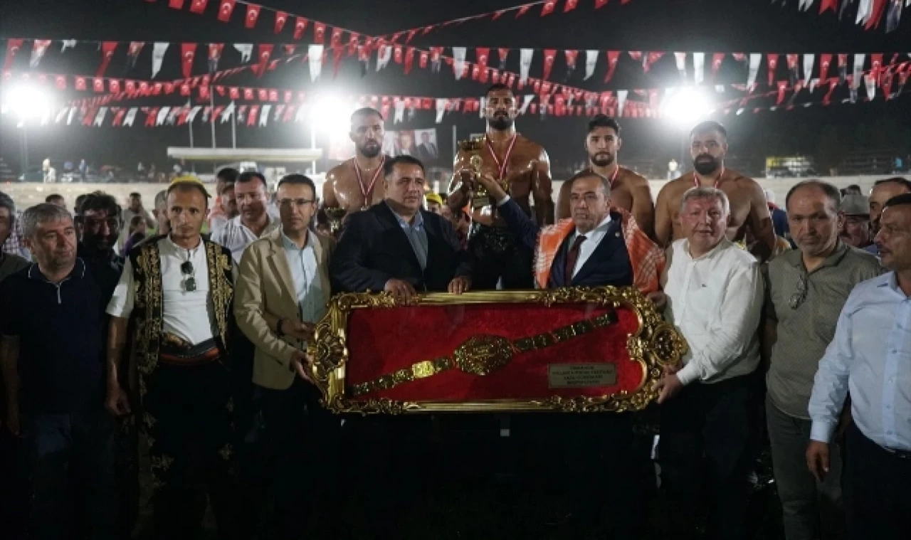 Osmancık'ta düzenlenen güreşlerde başpehlivan belli oldu