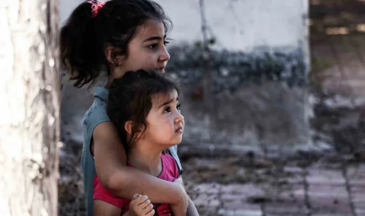 Otların tutuşmasıyla başlayan yangın, evlere yönelince büyük korku yaşandı