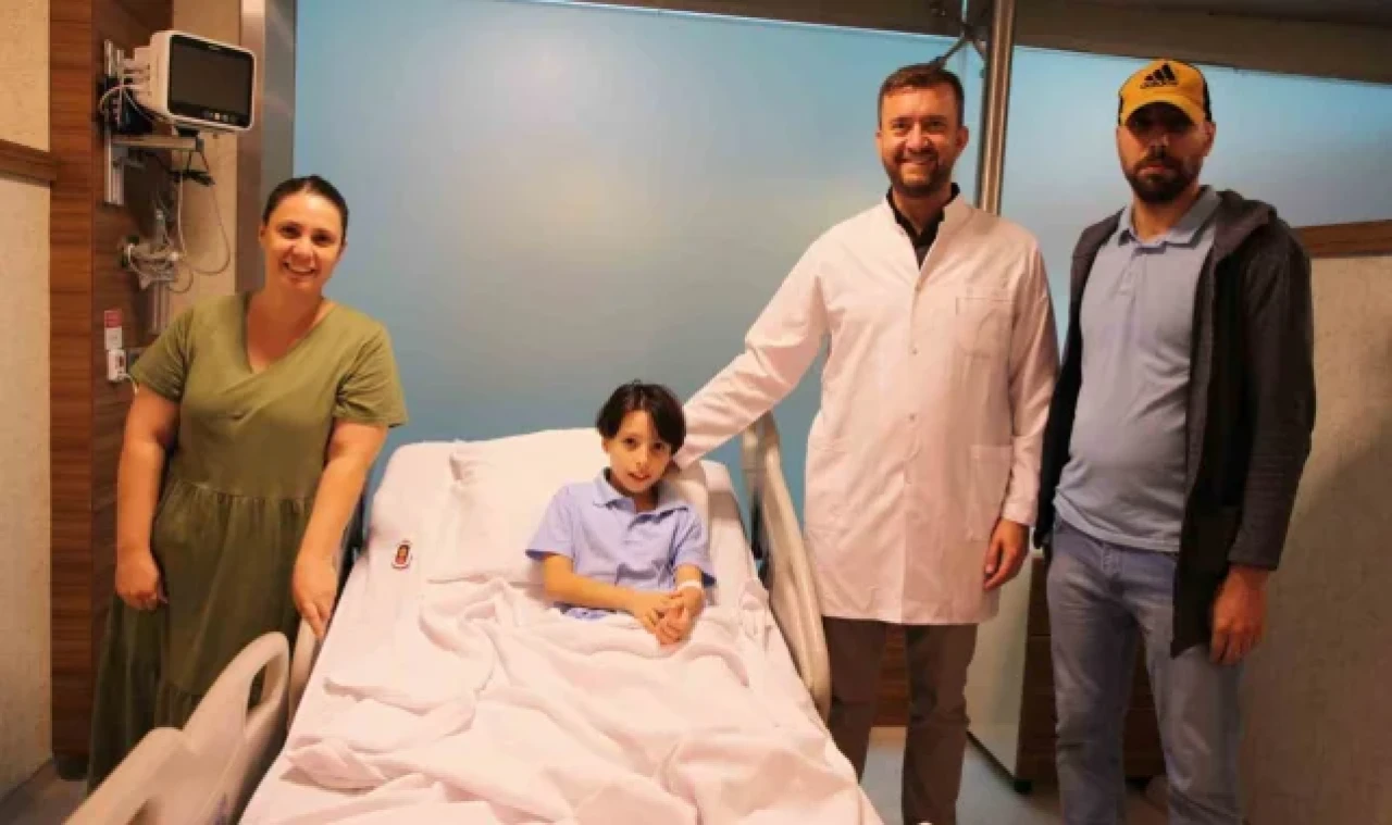 Oyun oynarken boğazına üzüm kaçtı, operasyonla kurtuldu