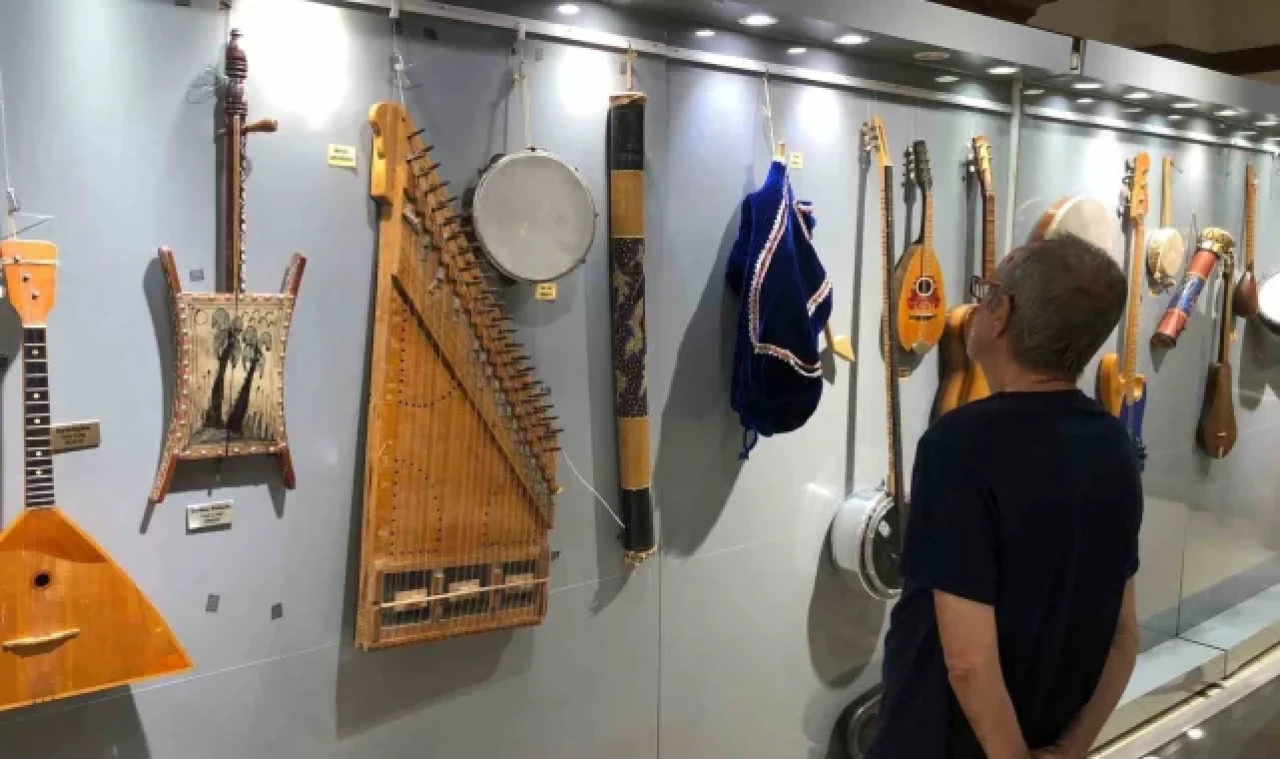 Pendik'te yedi kıtadan 600 müzik enstrümanı sergide buluştu