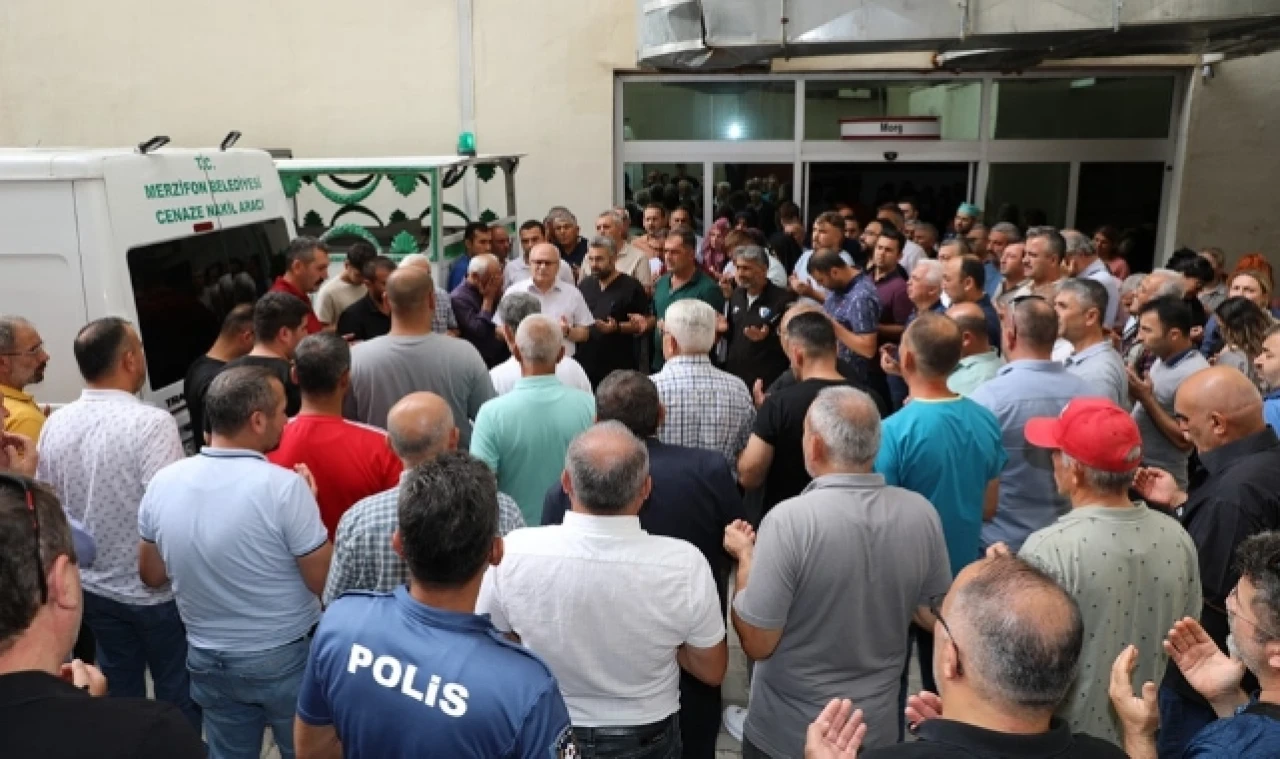 Sakine Şenyüz son yolculuğuna uğurlandı.