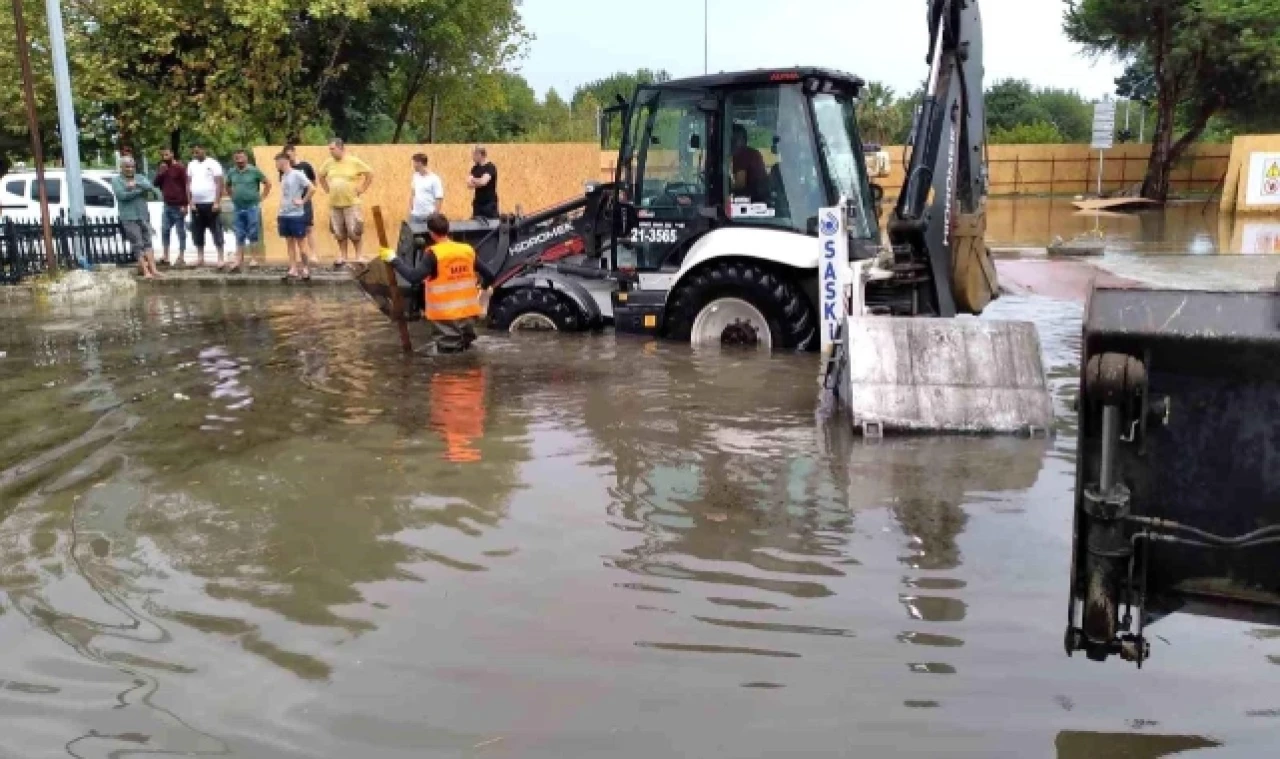 Samsun'da Sel Felaketi Sonrası Çalışmalar Devam Ediyor