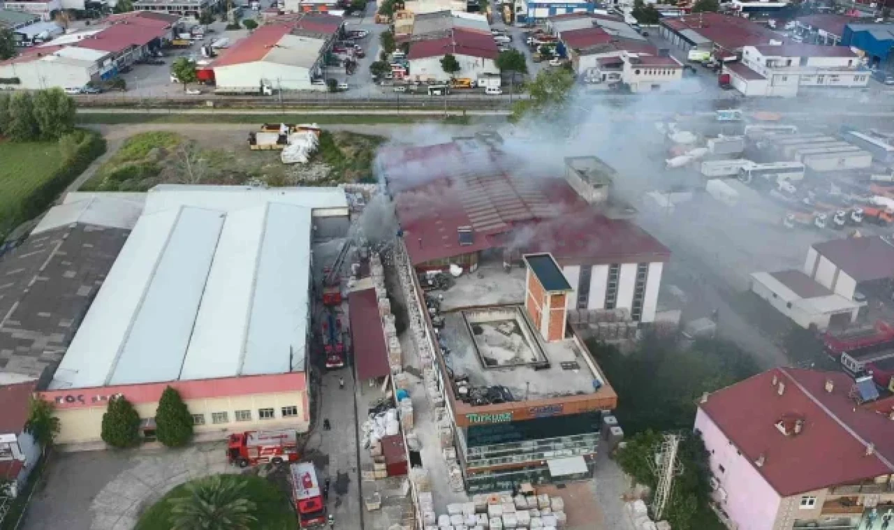 Samsun'da seramik ürünleri fabrikasında yangın