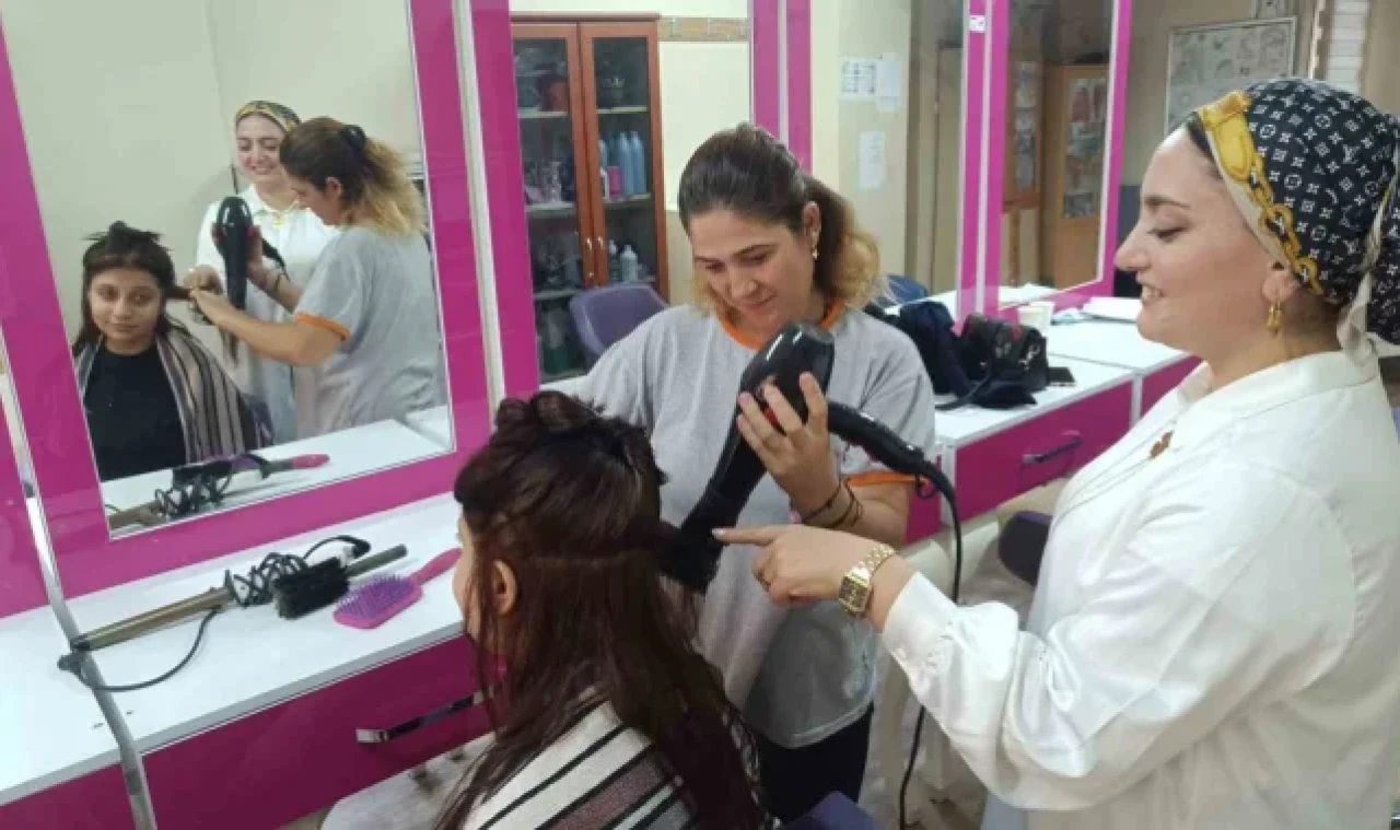 Şehzadeler Halk Eğitim Merkezi yeni ustalar yetiştiriyor