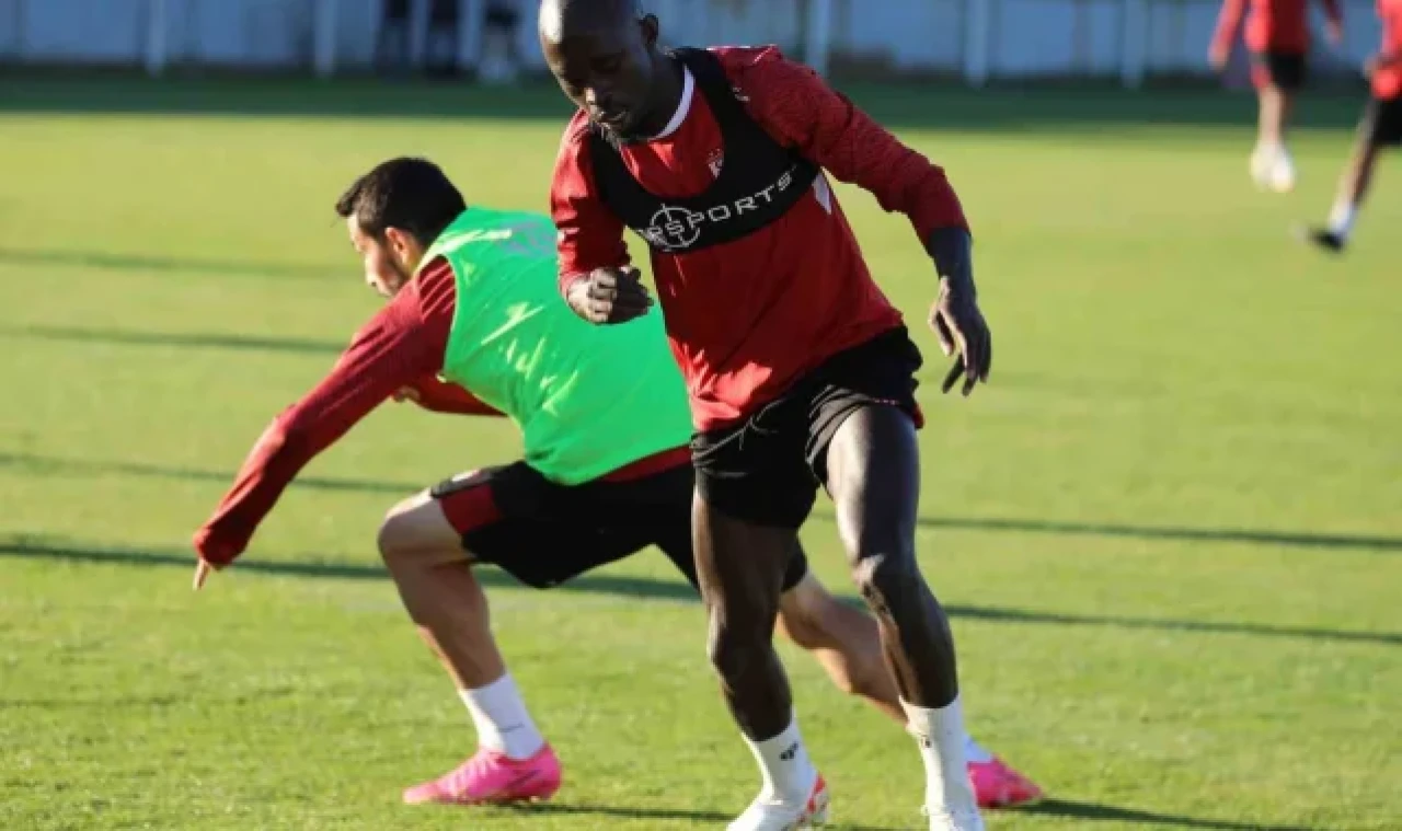 Sivasspor şut ve taktik çalıştı