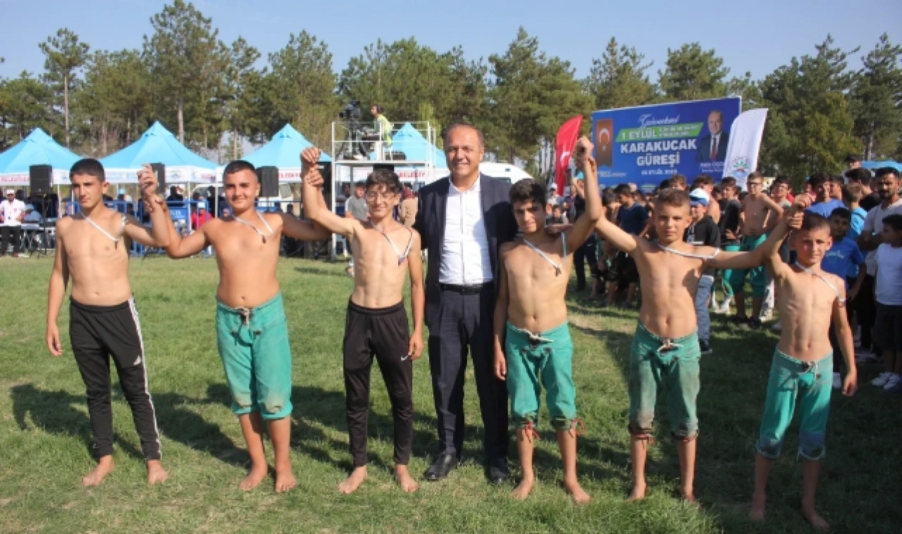 Suluova'da Karakucak Güreşlerinde Başpehlivan Belli Oldu