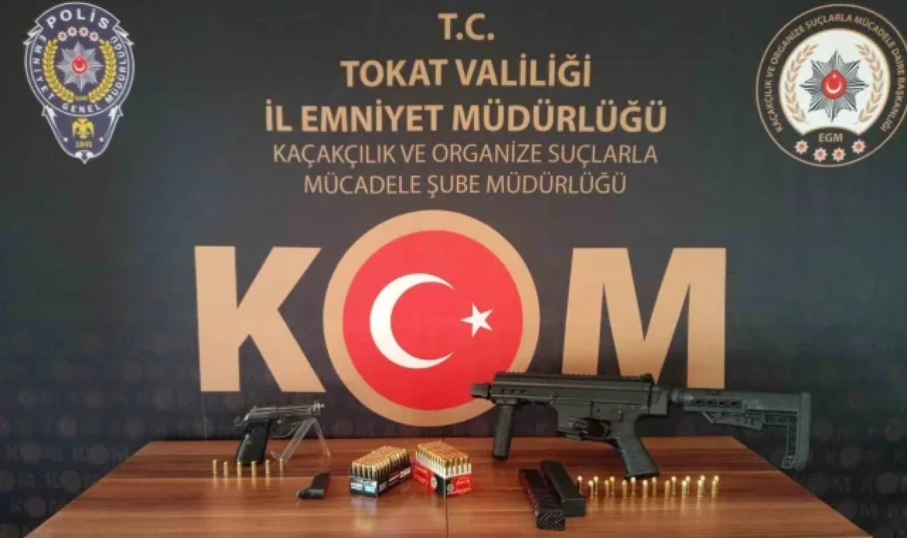 Tokat'ta aracın içinden uzun namlulu silah çıktı
