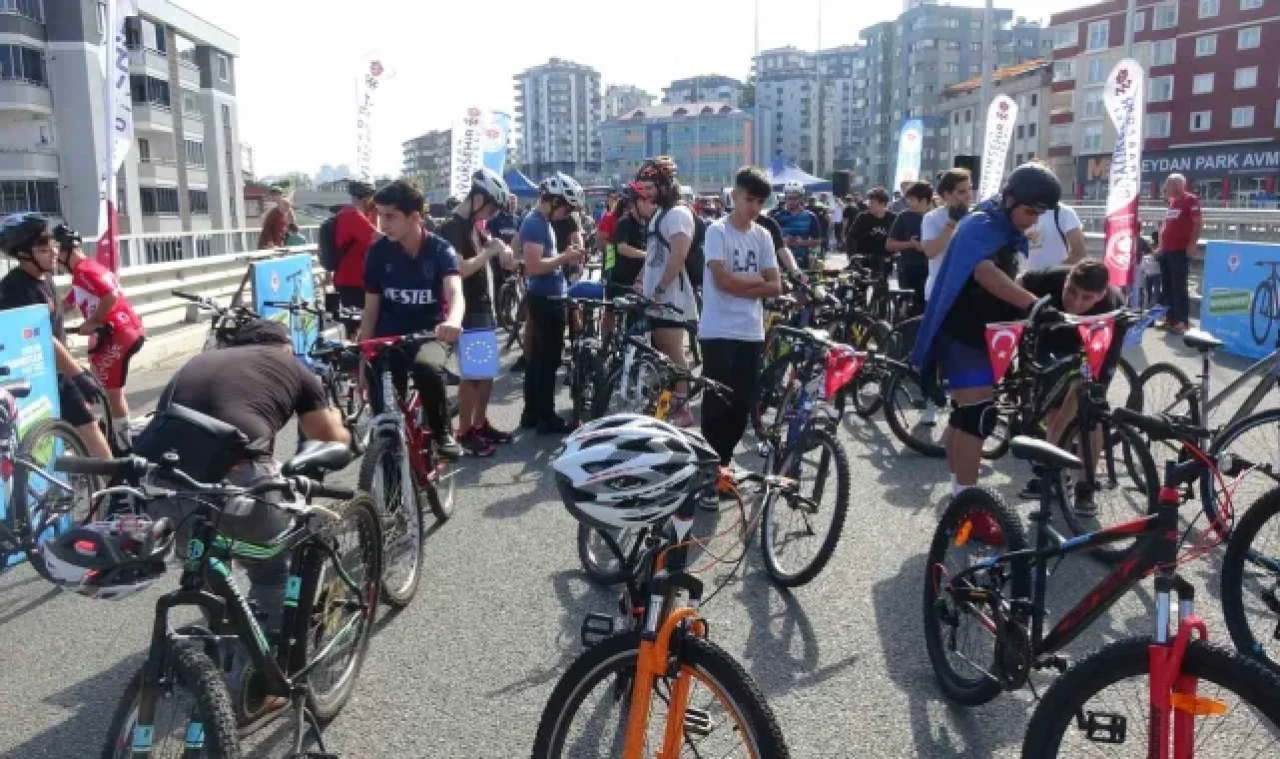 Trabzon'da 'Avrupa Hareketlilik Haftası' kapsamında bisiklet turu düzenlendi