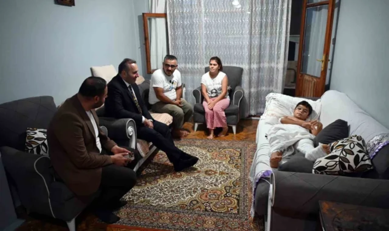 Tutuk, trafik kazası geçiren çocuğun çağrısına kayıtsız kalmadı