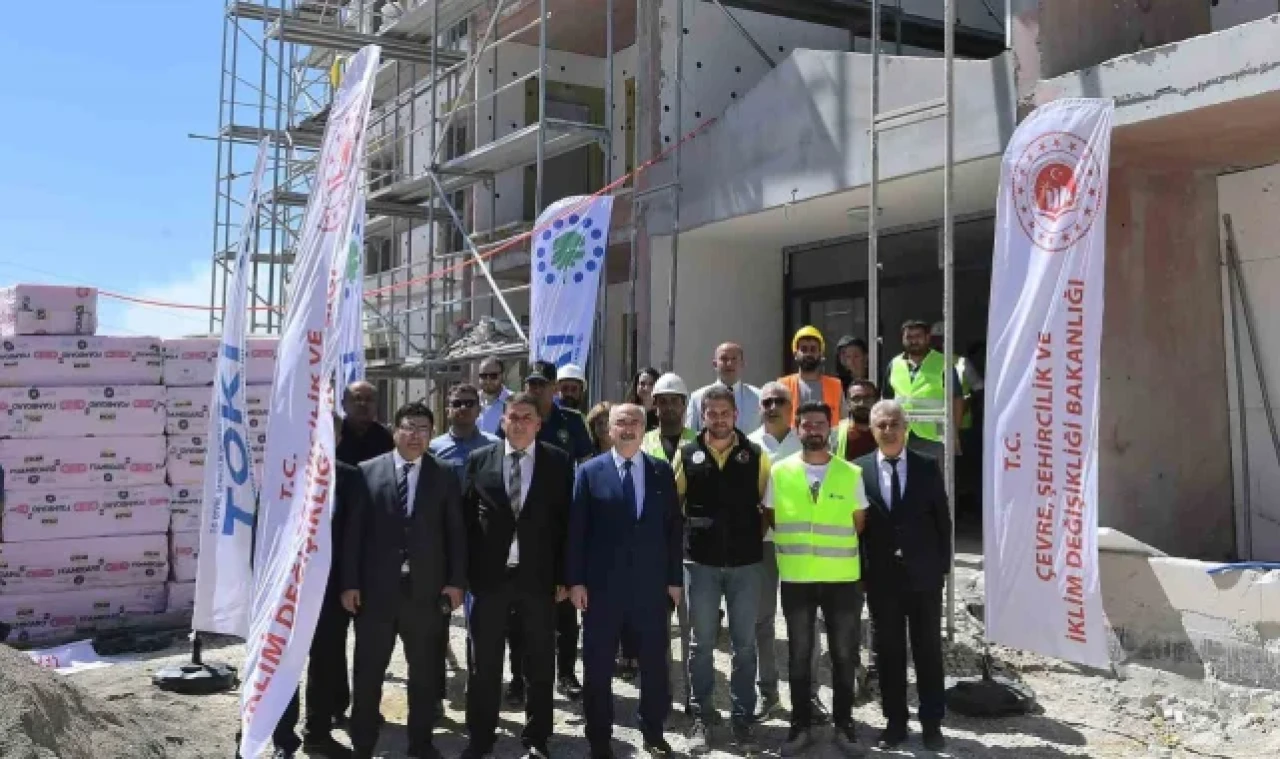 Vali Köşger: "Daima depremzede hemşehrilerimizin yanında olacağız"