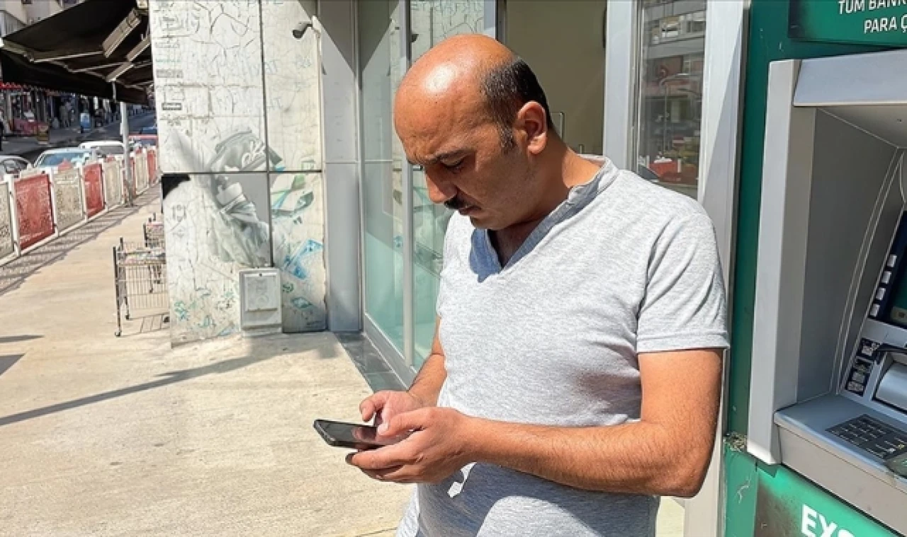 Yanlışlıkla hesabına yatırılan 500 bin lirayı sahibine gönderdi
