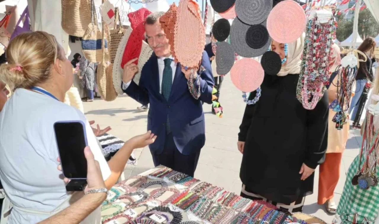Zeytinburnu'nda kadınlar 'El Emeği Günleri' ile ekonomiye katkı sağlıyor