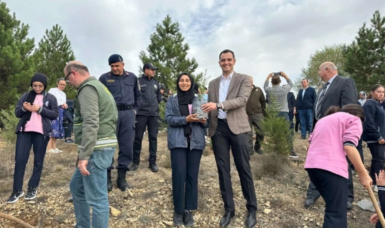 100. YILDA 100 FİDAN TOPRAĞA ETKİNLİĞİ GERÇEKLEŞTİRİLDİ