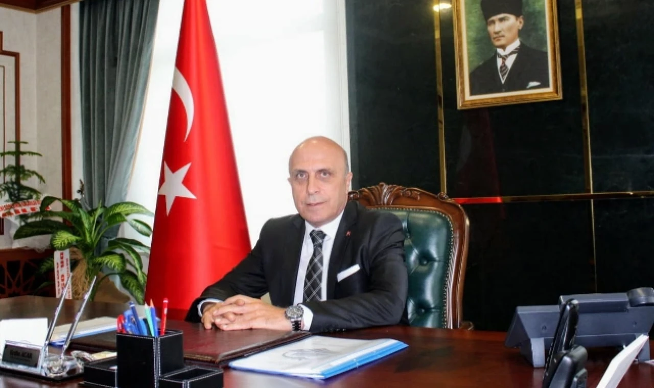 "100 yıldır ışığımız olan Cumhuriyetimiz, ülkemizi aydınlatmaya devam edecektir"