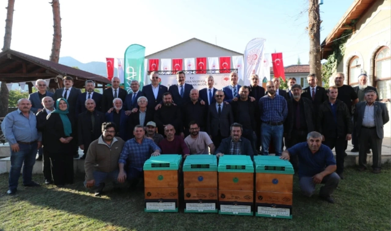 2020 adet Arı Kovanı Üreticilere Teslim Edildi