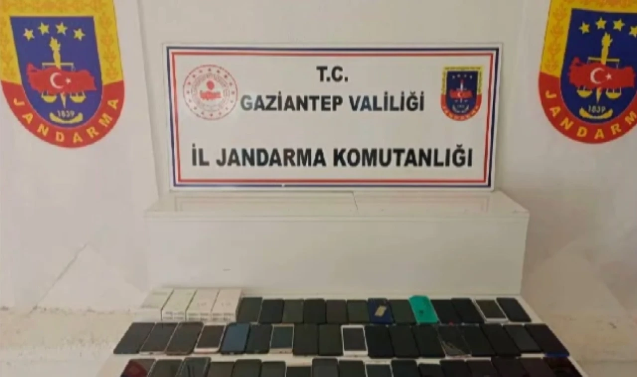 570 bin lira değerinde kaçak cep telefonu ele geçirildi: 1 gözaltı