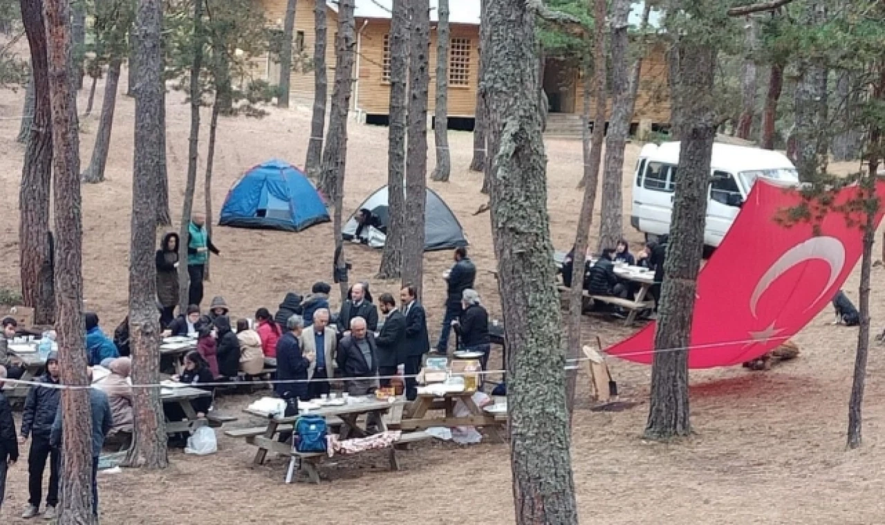 Amasyalı Öğrenciler Hababam Sınıfı'ndan esinlenip okulu doğaya taşıdılar