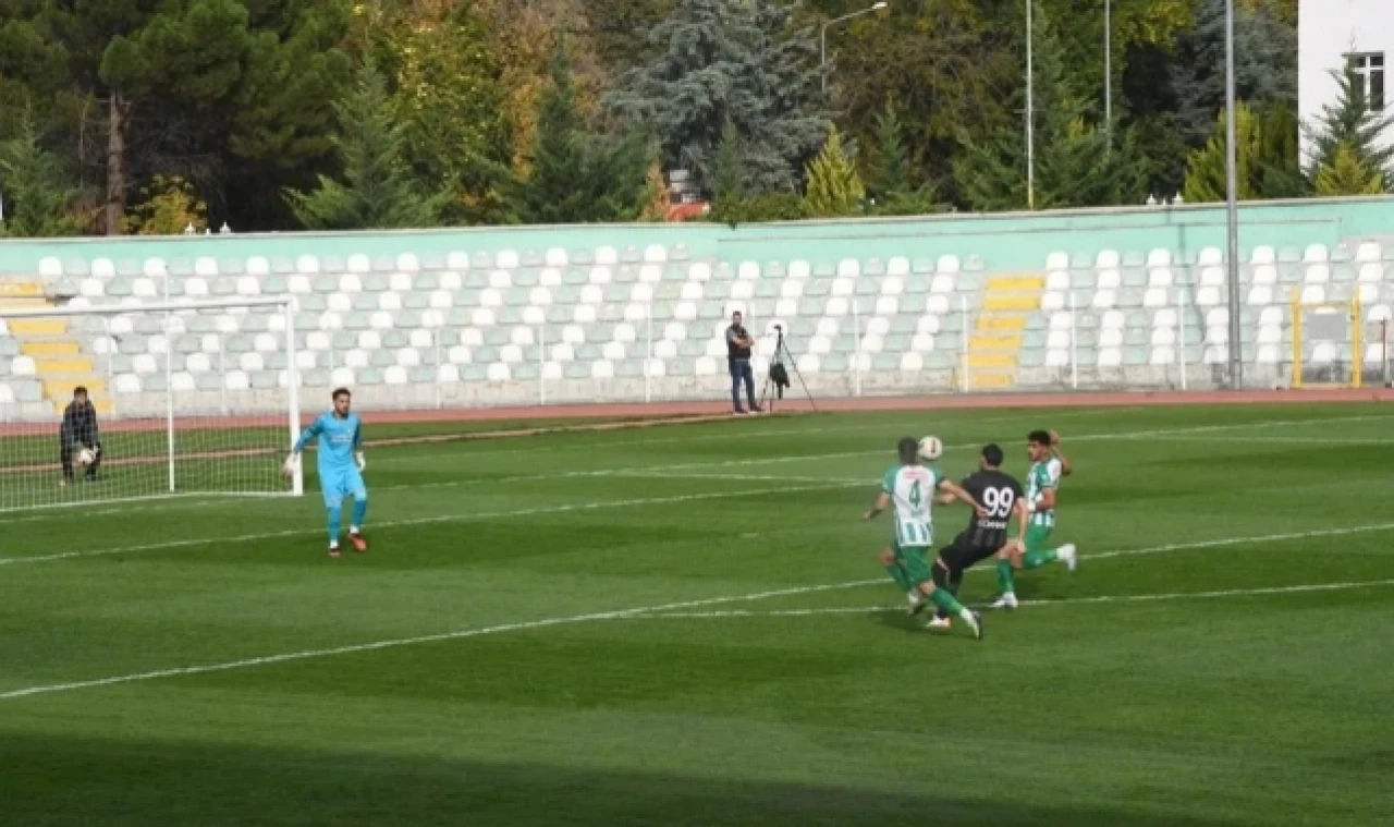 Amasyaspor FK çıkışını sürdürüyor: 3-1